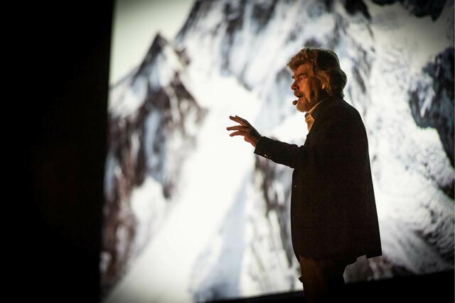 Messner erzählt von seinen Erlebnissen an seinem "Schicksalsberg". | Foto: allesleinwand