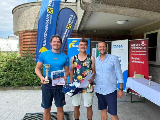 (v.l.:) Philip Badinger, Lukas Kaltseis und Peter Zeilinger bei der Siegerehrung. | Foto: Werner Kurt