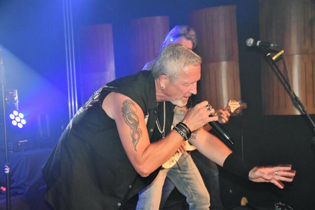 Die Band "Zodiak" hatte den zweiten Auftritt des Abends.  | Foto: Cherelle Marek