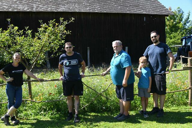 Mit vereinten Kräften wurde in Ragnitz eine beispielgebende Blumenwiese angelegt. | Foto: Berg- und Naturwacht