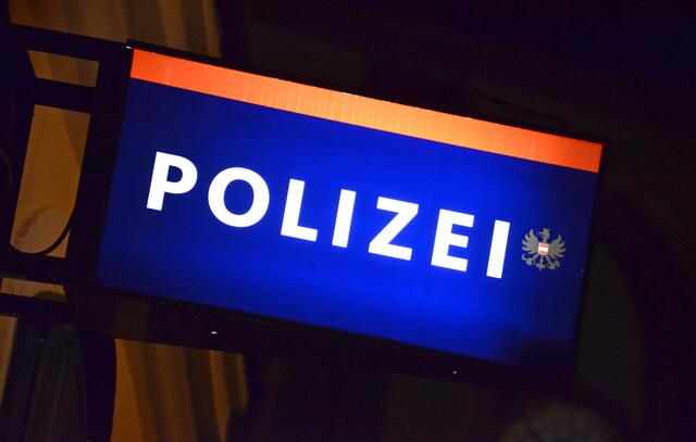 Der 34-Jährige wurde auf die Polizeiinspektion gebracht, konnte jedoch aufgrund seines alkoholisierten Zustandes vorerst nicht einvernommen werden.  | Foto: stock.adobe.com/Spitzi-Foto (Symbolfoto)