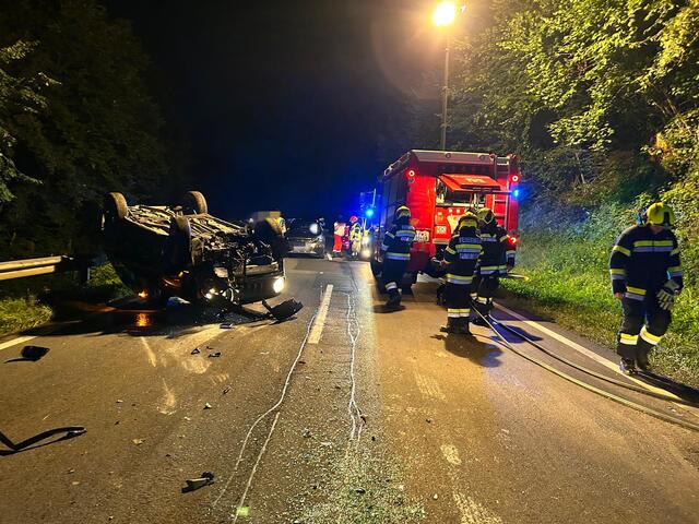 18 Personen der Freiwilligen Feuerwehr Kaindorf standen bei der Bergung im Einsatz. | Foto: FF Kaindorf