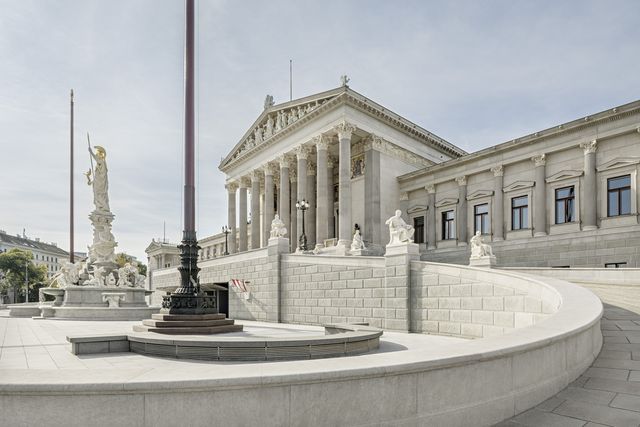 Das neue Parlamentsrestaurant öffnete erst im Jänner dieses Jahres. Es bot bisher vier Bereiche an: das Bistro, das Restaurant, das Café sowie die Kantine. Das Fine-Dining-Restaurant bleibt aber von nun an geschlossen. | Foto: Parlamentsdirektion / Hertha Hurnaus