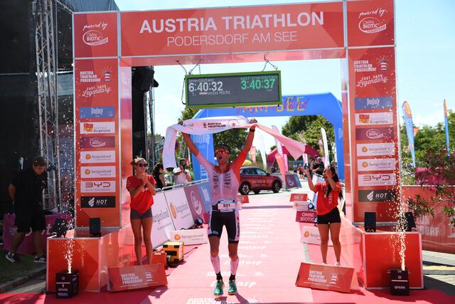 Die Halbdistanz beim 36. Austria Triathlon Podersdorf gewann der Niederösterreicher Michael Weiss mit einer Gesamtzeit von 3:40:36 Stunden. | Foto: Scheitl