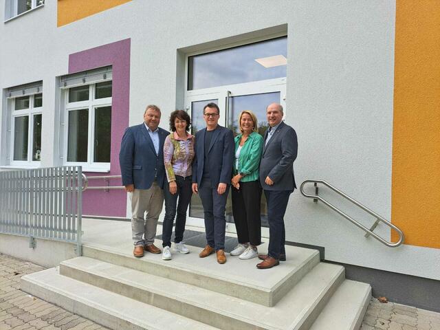 Bürgermeister Leopold Gruber-Doberer, Musikschul-Direktorin Leopoldine Salzer, Bürgermeister Hans-Jürgen Resel, Volksschul-Direktorin Susanna Auer, Vizebürgermeister Johannes Scherndl (Ruprechtshofen) | Foto: Gemeinde