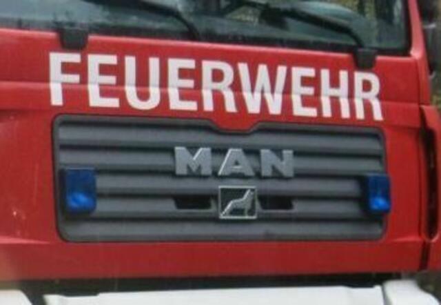 Drei Feuerwehren waren nach einem Verkehrsunfall im Einsatz. | Foto: Michael Strini