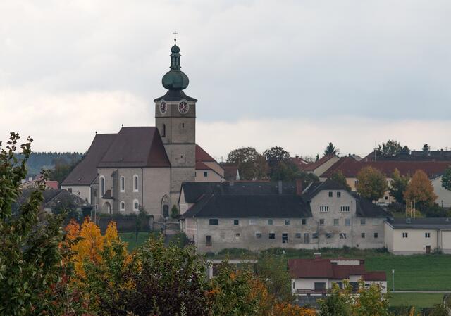 Trüber Herbsttag in Niederneukirchen (~2.100 EW) in OÖ | Foto: © by Ing. Günter Kramarcsik