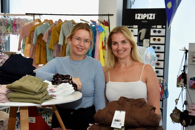 Sabrina Schubert und Kerstin Edelmann (v.l.) vom Mamiladen in Wolfsberg eröffnen im Tenorio schon bald ein zweites Standbein. | Foto: MeinBezirk.at