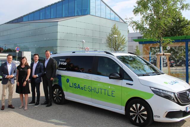 LAbg. Andreas Bors i. V. LHStv. Udo Landbauer, Barbara Bilderl (VOR) Abg. Bernhard Heinreichsberger i. V. FLH Johanna Mikl-Leitner und Lukas Reutterer (Projektleitung LISA.Tulln). | Foto: NÖ.Regional, Weber