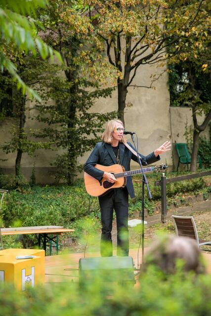 Als Live-Act ist der "Blonde Engel" aufgetreten.  | Foto: Wiener Hilfswerk