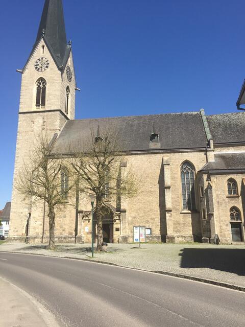 Die Kirche St. Valentin ist Ausgangspunkt der Sagenwege. | Foto: BRS