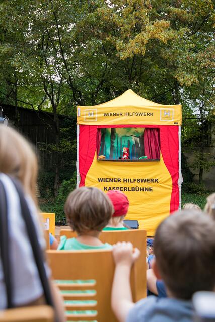 Ein eigenes Kasperltheater brachte den Kindern Unterhaltung. | Foto: Wiener Hilfswerk