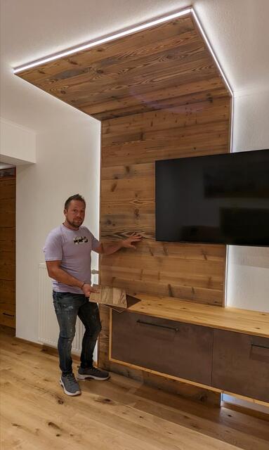 Georg Guggenberger weiß, worauf es bei Holzverkleidungen im Innenraum ankommt. | Foto: Guggenberger/Privat