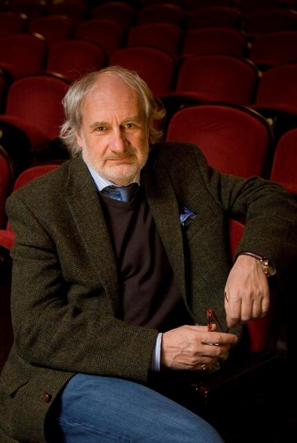 Im Anschluss der Lesung gibt es eine kleine Agape und eine Signierstunde mit Michael Schottenberg.  | Foto:  Gabriela Brandenstein