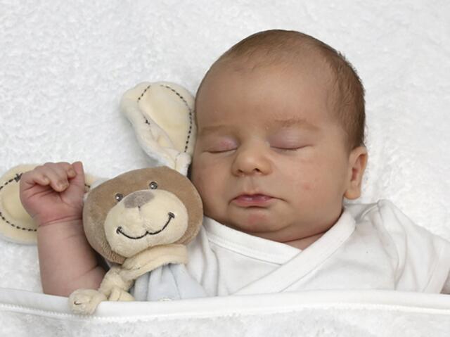 David
Eltern: Josipa &amp; Stipo Jakesevic, Judenburg. Geb.-Dat.: 2. 8., 01:46 Uhr; Gewicht: 3.360 g; Größe: 50 cm. | Foto: BabySmile
