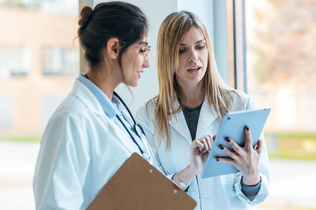 Digitale Prozesse bringen wertvolle Zeitersparnis und entlasten das Krankenhauspersonal – auch die Patienten profitieren. | Foto: PantherMedia - nenetus