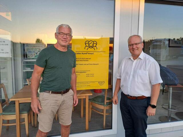 Otto Sucher (r.) mit BP-Tankstellengeschäftsführer  Leon Cencig | Foto: Privat