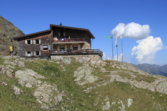Betreiber der Wangenitzseehütte müssen Wanderer wegschicken. | Foto: zVg: Aßlaber