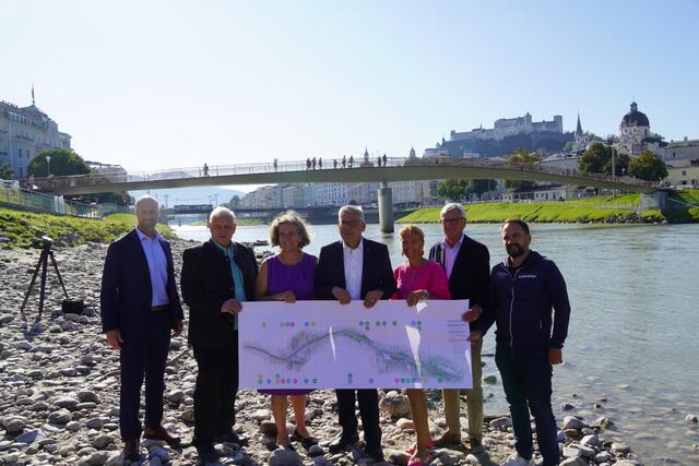 Von links: Dominik Rosner (Land Salzburg), Bürgermeister Sebastian Haslauer (Elsbethen), Bürgermeisterin Gabriella Gehmacher-Leitner (Anif), Landesrat Josef Schwaiger, Bürgermeister-Stellvertreterin Barbara Unterkofler, Bürgermeister Harald Preuner und Projektleiter Christian Wiesenegger (Land Salzburg). | Foto: Emanuel Hasenauer