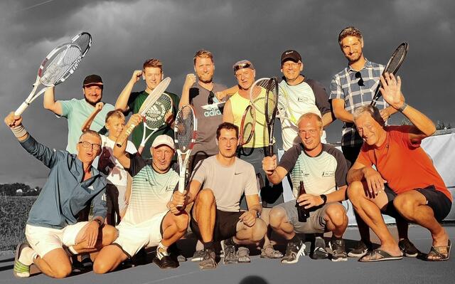 Das Hobbyteam des TC Raika Aurach hat sich den Meistertitel geholt.  | Foto: TC Raika Aurach