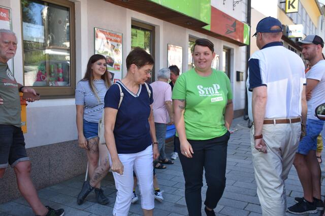 Bänke gegen Gewalt an Frauen in Bad Kreuzen aufgestellt | Foto: Robert Zinterhof