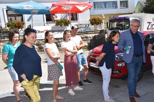 Bänke gegen Gewalt an Frauen in Bad Kreuzen aufgestellt | Foto: Robert Zinterhof