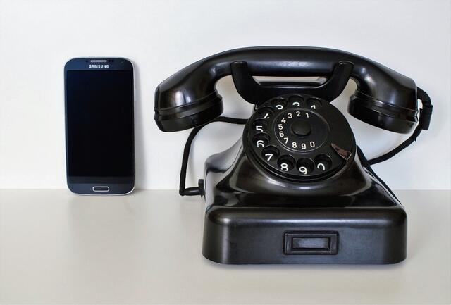 Schon 1892, nur zwei Jahrzehnte nach der Patentierung des Fernsprechers, wollte man das Telefon für Gespräche mit Suizidgefährdeten nutzen. Doch es gab noch zu wenig Telefone. | Foto: pixabay.com