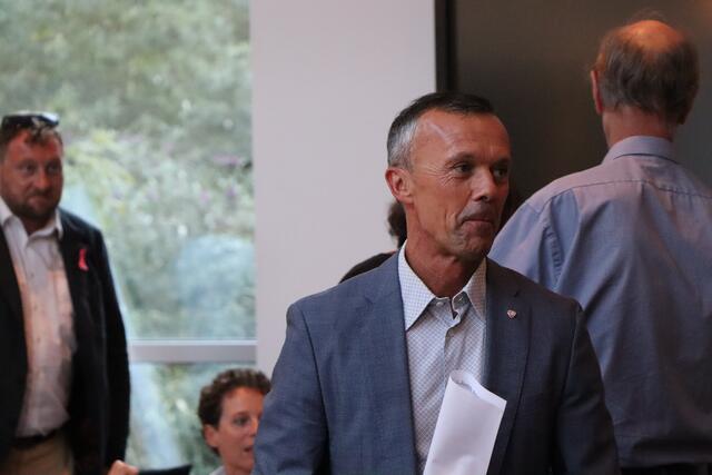 Auch WK-Bezirksstellenleiter Mag. Otmar Ladner besuchte die Vernissage. | Foto: Celina Leitner