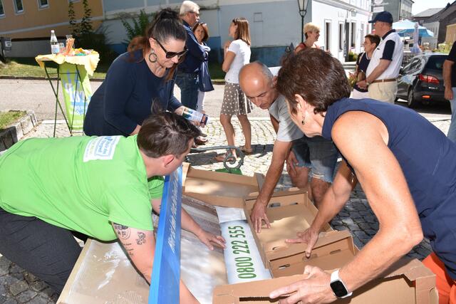 Bänke gegen Gewalt an Frauen in Bad Kreuzen aufgestellt | Foto: Robert Zinterhof