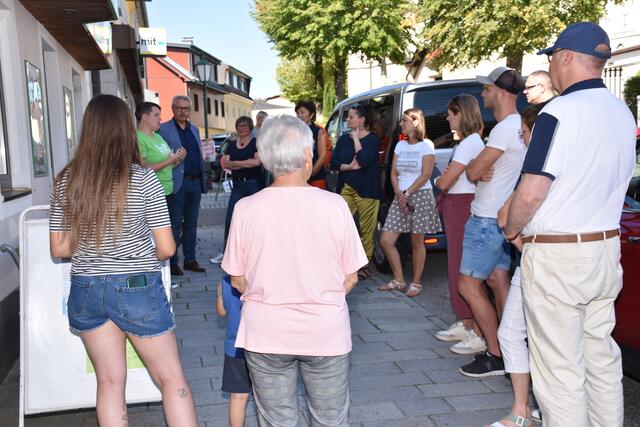 Bänke gegen Gewalt an Frauen in Bad Kreuzen aufgestellt | Foto: Robert Zinterhof