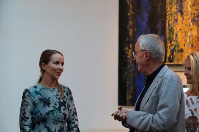 Künstlerin Judith und Bürgermeister Herbert Mayer. | Foto: Celina Leitner