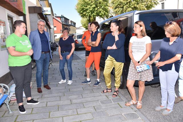 Bänke gegen Gewalt an Frauen in Bad Kreuzen aufgestellt | Foto: Robert Zinterhof