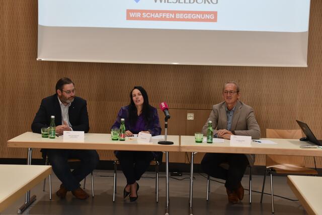 Neue Geschäftsführung bei der Messe Wieselburg GmbH: Marion Heim (M.) mit Franz Rafetzeder und Werner Roher | Foto: Roland Mayr
