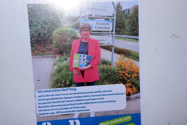 Bänke gegen Gewalt an Frauen in Bad Kreuzen aufgestellt | Foto: Robert Zinterhof