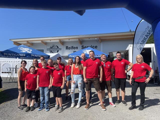 Das Team rund um den Reifenservice Raith kümmerte sich hervorragend um seine Gäste. | Foto: Schröttner