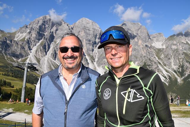 Bgm. Peter Lanthaler mit Günter Guglberger vom OK-Team | Foto: Kainz