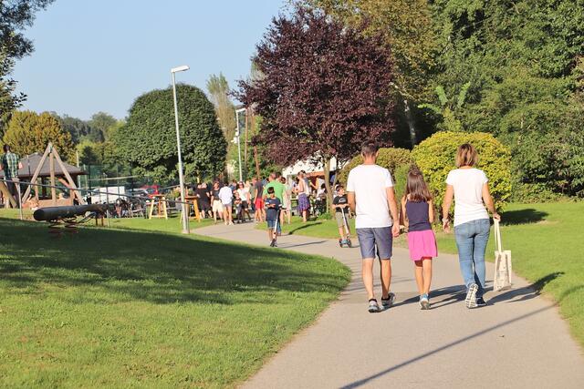 Der Generationenpark wurde zur familiären Bühne für das Generationenfest. | Foto: Edith Ertl