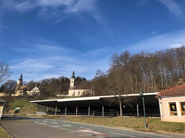 An der Stelle der Sampl-Halle soll bald das Feuerwehrhaus stehen.  | Foto: Gemeinde Neuhaus/Klausenbach