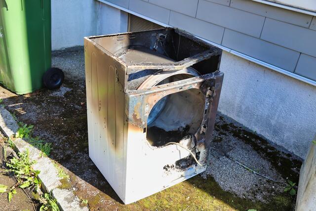 Dieser Wäschetrockner fing Feuer und verschmorte. | Foto: laumat.at/Gabriel Prammer