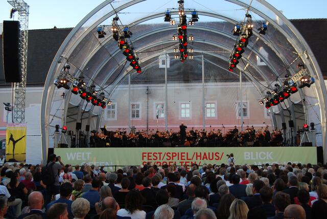 musikalische-highlights-und-jubel-bildergalerie-der-domplatz-er-ffnet