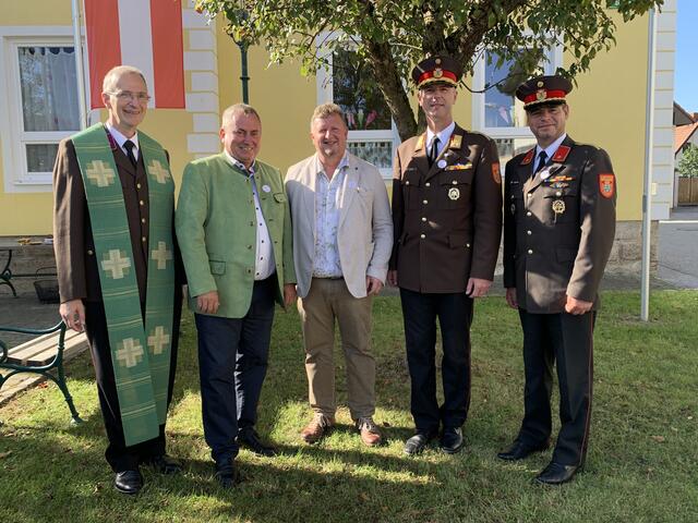 Feuerwehr Kurat Gerhard Eichinger, Lanzenkirchner Bürgermeister Bernhard Karnthaler, Ortschef Peter Lielacher, Kommandant Brandrat Roland Kleisz mit seinem Stellvertreter Brandinspektor Christian Dömötör