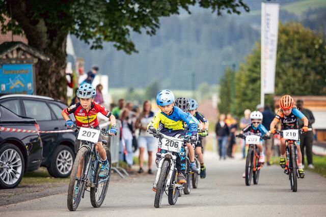 Auch die jüngsten Radsportler waren mit vollem Einsatz dabei | Foto: Christoph Bliem