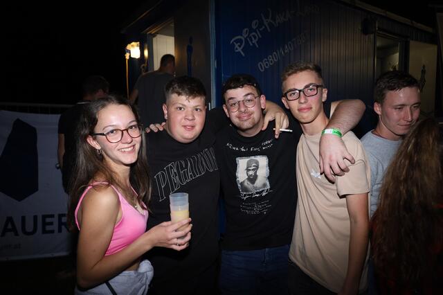 Helene, Moritz, Lukas und Julian sind seit der Party beste Freunde. | Foto: Ali/zema-medien.de