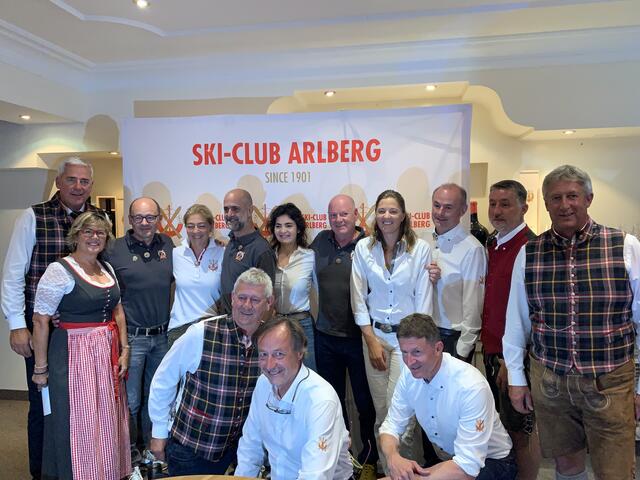 Das Leistungsabzeichen in Gold erhielten besonders fleißige und erfolgreiche Schifahrer.  | Foto: SCA