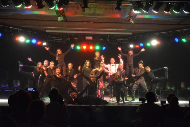 Viel Applaus und Standing Ovations belohnten das gesamte Ensemble und die Betreuerinnen des Academia Vocalis-Nachwuchsprojektes. | Foto: Spielbichler