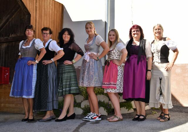 Die weiblichen Gäste waren fein herausgeputzt. | Foto: Cherelle Marek