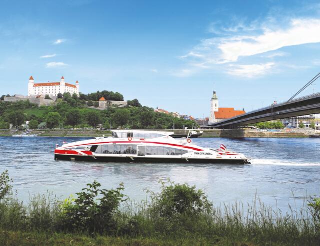 Der Twin City Liner, der die Strecke Wien-Bratislava über den Donauweg verbindet, wartet ab Herbst mit Spezialangeboten auf. | Foto: Central Danube
