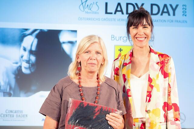 Gewinnerin Christine Hagenhofer mit Miriam Fuchs, Sponsoring &amp; Eventmanagement Mercedes-Benz Österreich | Foto: Christian Houdek