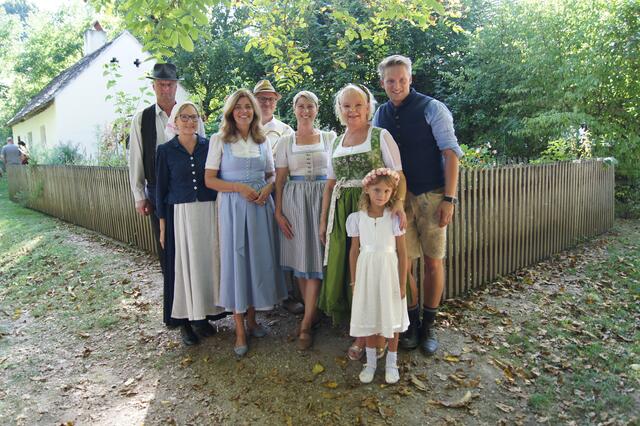 Karl Köcher (Stodltaunza), Elisabeth Eiser (Stodltaunza), Angela Baumgartner, Franz Schönauer (Fiatamusi), Veronika Plöckinger-Walenta, Krystyna Suchodolski, Julia Suchodolski, Philipp Suchodolksi | Foto: Museumsdorf