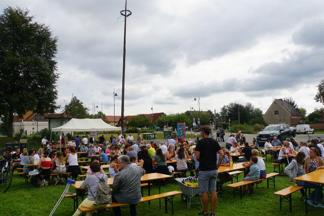 Familienfest und Maibaumumschneiden am Samstag in Gössendorf, Start ist um 15 Uhr. | Foto: ZVG